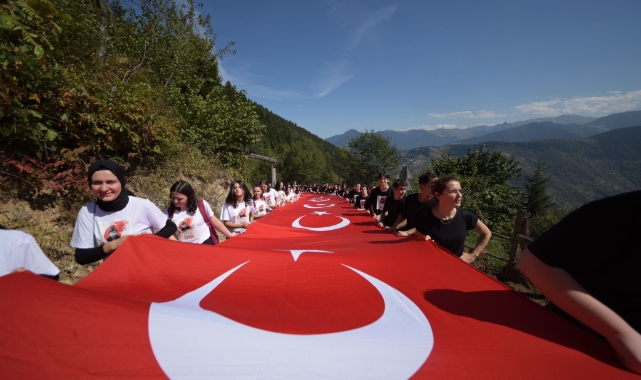 Ordulu öğrenciler şehit Eren Bülbül’ün mezarını ziyaret etti
