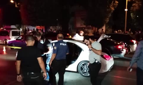 Otomobil çalıp polise ateş ettiler, kaçarken yakalandılar