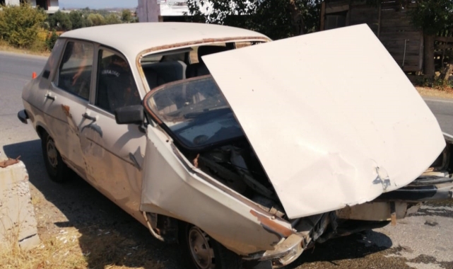 Otomobil duvara çarptı:1 yaralı