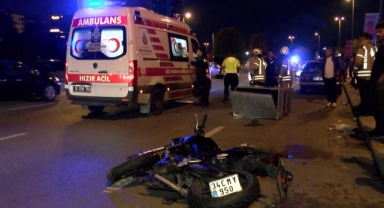 Otomobil ile motosikletin karıştığı kazada sürücü kaçtı
