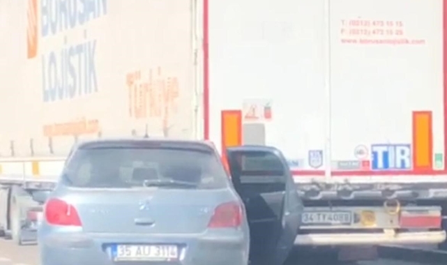 Otomobil tıra çarptı, sürücü ağır yaralandı