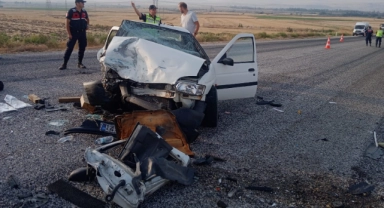 Otomobiller çarpıştı! 2 ölü, 5 yaralı