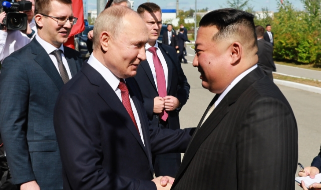 Putin, Kuzey Kore lideri Kim Jong-un ile bir araya geldi