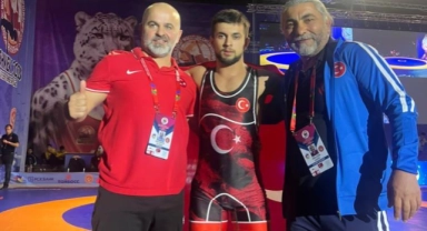 Sakarya Büyükşehirli güreşçi dünya şampiyonu