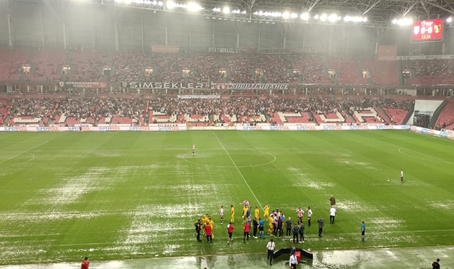Samsunspor - İstanbulspor maçı ertelendi