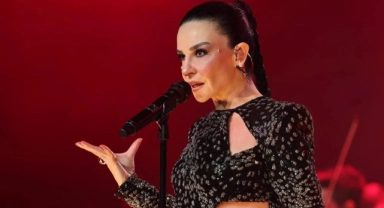 Şarkıcı Fatma Turgut'un kafasına çakmak attılar