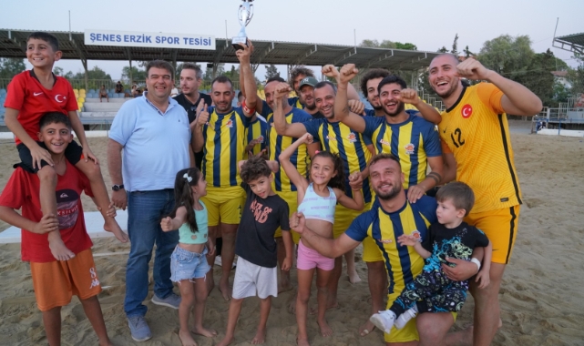 Seferihisar Cittaslow plaj futbol takımı, şampiyon oldu