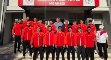 Serbest Güreş Milli Takımı Sırbistan'a gitti