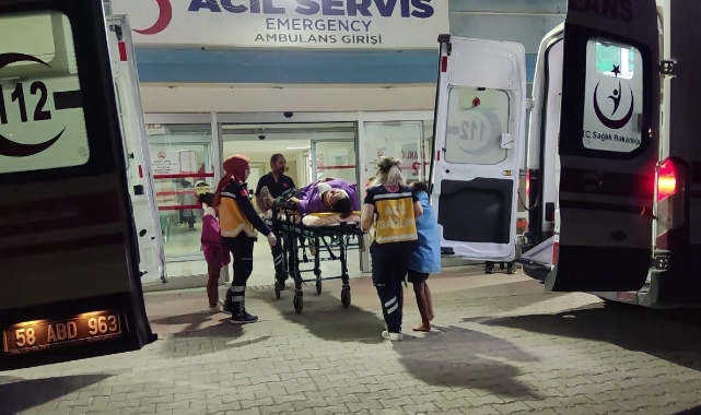 Sivas’ta iki otomobil çarpıştı: 2’si çocuk 7 yaralı