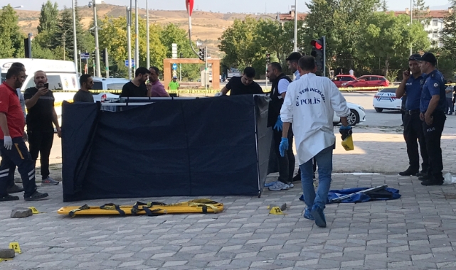 Sokak ortasında dehşet saçtı! 2 ölü 1 yaralı