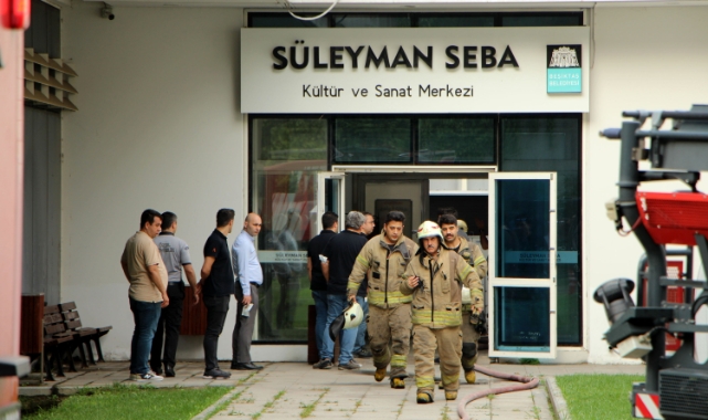Süleyman Seba Kültür Merkezi’nde yangın paniği