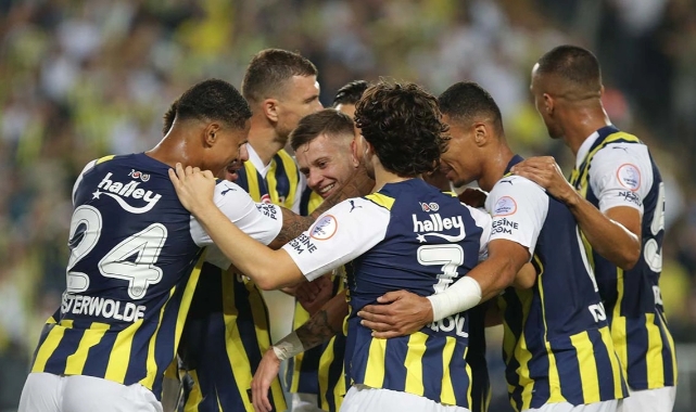 Süper Lig'de erteleme maçlarının ardından lider Fenerbahçe