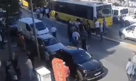 Tartışma kavgaya dönüştü, silahlar çekildi