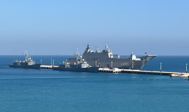 TCG Anadolu, test için Mersin'de