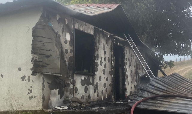 Tek katlı ev alevlere teslim oldu