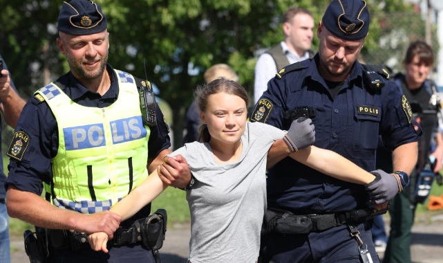 Thunberg’e 2 ayda 2’inci “polise itaatsizlik” suçlaması