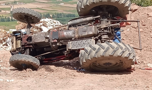 Tokat'ta traktör devrildi: 1ölü, 2 yaralı