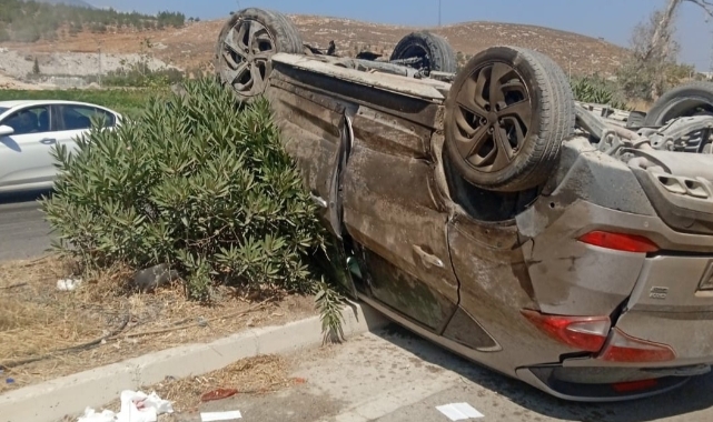 Traktör ile otomobilin çarpıştığı kazada 2 kişi yaralandı
