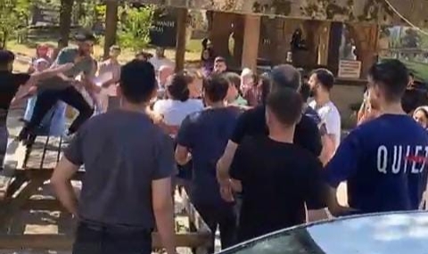 Türbe bahçesinde anahtar kavgası
