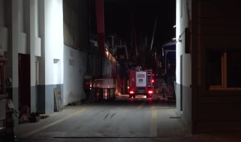 Tuzla'da korkutan gemi yangını