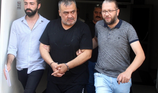Ünlü sanatçı Metin Işık ve oğlu hakim karşısında