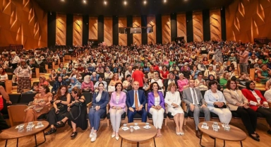 Usta oyuncu Hülya Koçyiğit, Denizlili kadınlarla buluştu