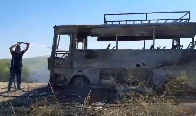 Tarım işçileri midibüsü yaktı