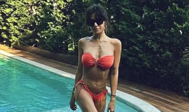 Yağmur Ünal bikiniyle poz verdi