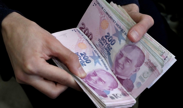 Yaşlı ve engelli aylığı hesaplara yatırıldı