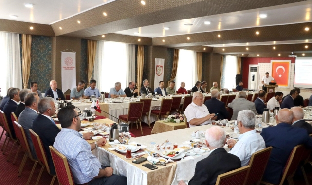 Yener, muhtarlarla buluştu