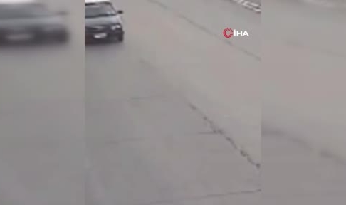 Yolda ilerleyen adamın scooterını çaldılar
