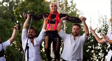 Yonca Evcimik: Show hazırlıyorum