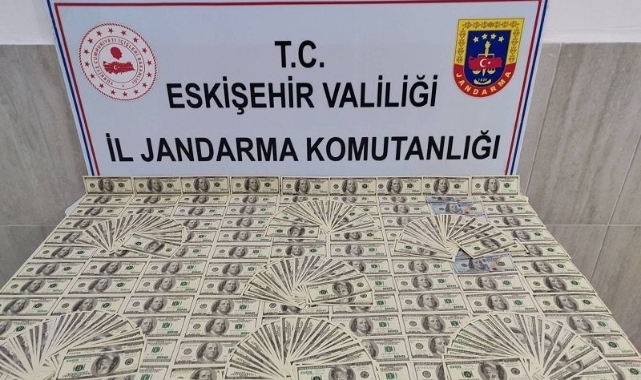1 milyon sahte dolar ele geçirildi!