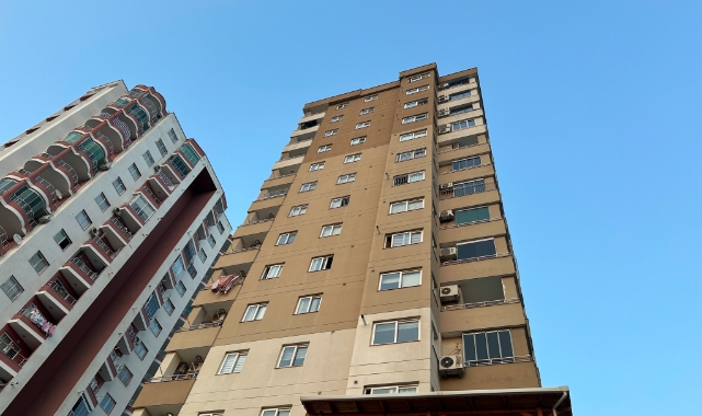13'üncü kattan düşen çocuk hayatını kaybetti