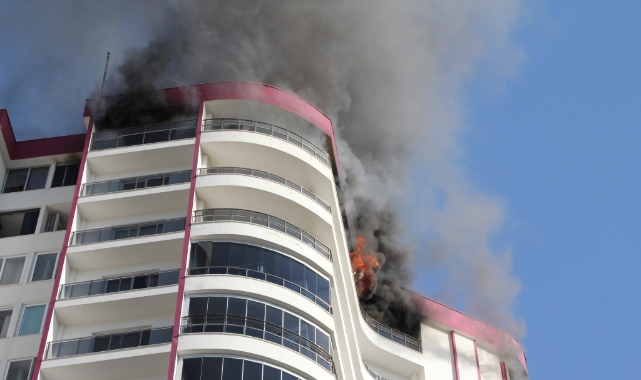 18. katta çıkan yangın yürekleri ağızlara getirdi