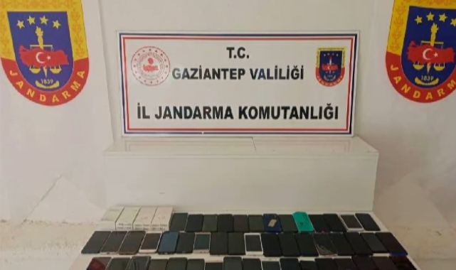 570 bin lira değerinde kaçak telefon ele geçirildi