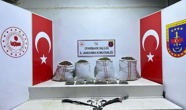 74 kilo uyuşturucu ve çok sayıda silah ele geçirildi!