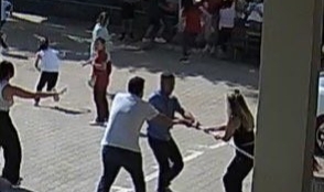 Adana'da öğretmenlere saldırı!
