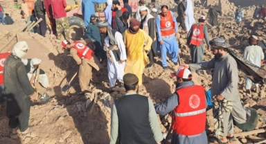 Afganistan’da 6.4 büyüklüğünde deprem