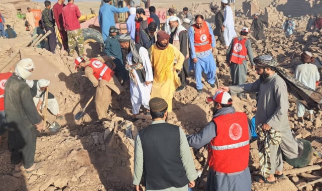 Afganistan’da 6.4 büyüklüğünde deprem