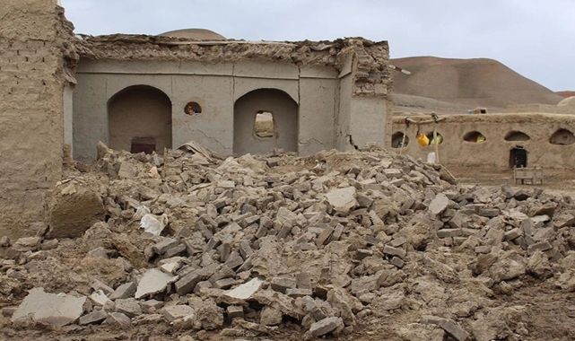 Afganistan'daki depremlerde ölü sayısı 2000'i aştı