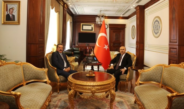 AK Parti Artvin Milletvekili Faruk Çelik, Vali Demirtaş'ı ziyaret etti