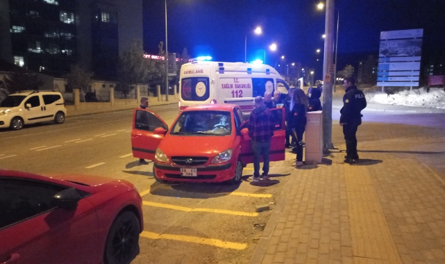Alkollü sürücü direksiyon başında uyuyakaldı