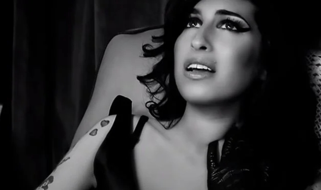 Amy Winehouse'un "Back To Black" şarkısı 1 milyar izlendi