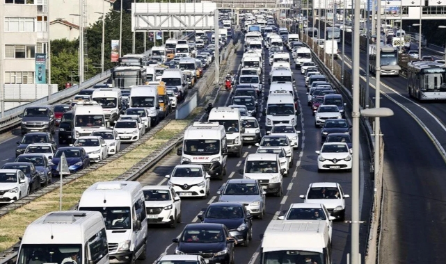 Trafiğe kaydı yapılan araç sayısında büyük düşüş!