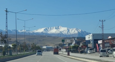 Artos Dağı'nın zirvesi beyaza büründü