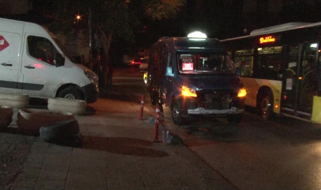 Ataşehir’de motosiklet ile minibüs çarpıştı: 1 yaralı