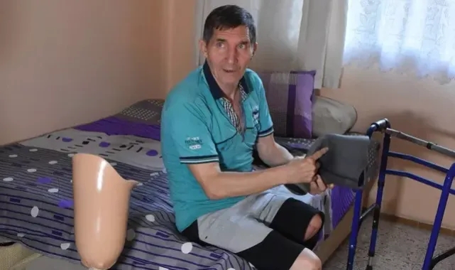 Ayağına batan cam parçasını önemsemedi, bacağı kesildi!