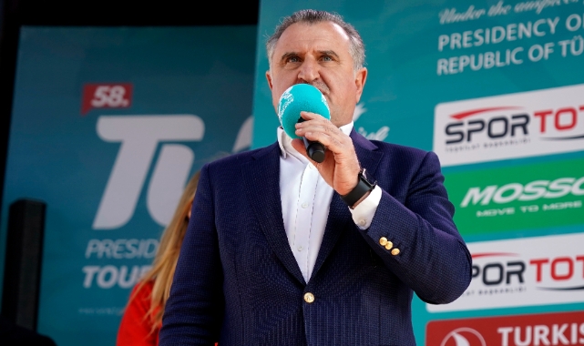 Bakan Bak'tan A Milli Takım’a destek mesajı