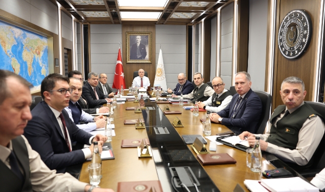 Bakan Güler, birlik komutanlarıyla toplantı yaptı
